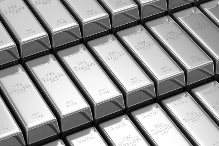 stack-of-silver-bars-in-the-bank-vault-43870956_XtraLarge